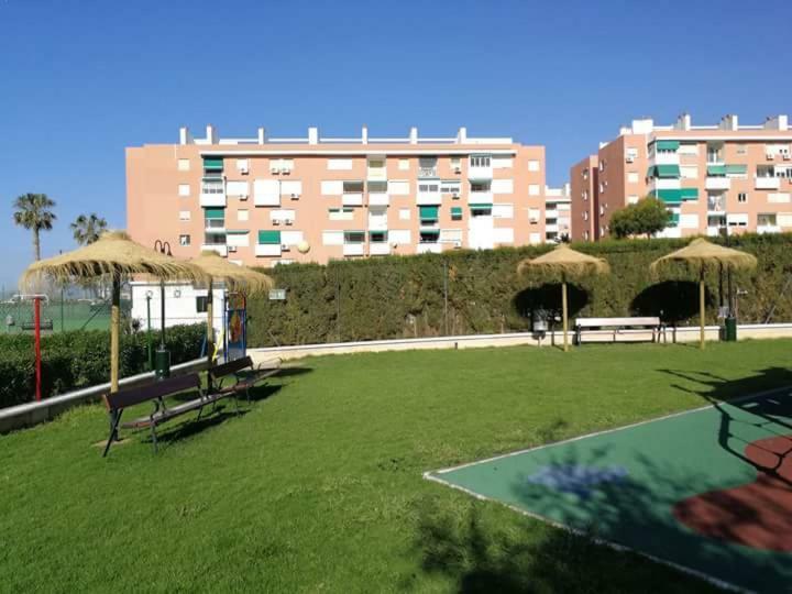 Primera Linea De Playa. Magnifica Urbanizacion Lejlighed La Cala Del Moral Eksteriør billede